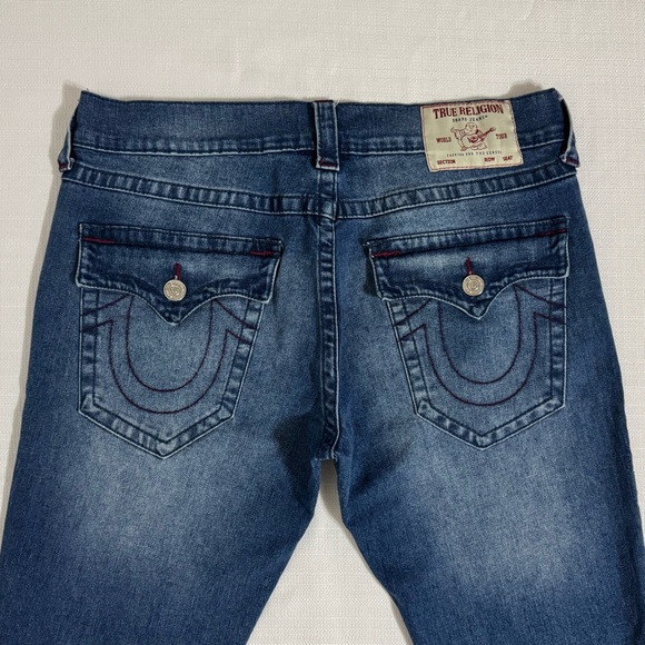 True Religion Jeans Rocco Relaxed Skinny Flap Pocket Red Stitch Blue Size 34x32 - Picture 3 of 14